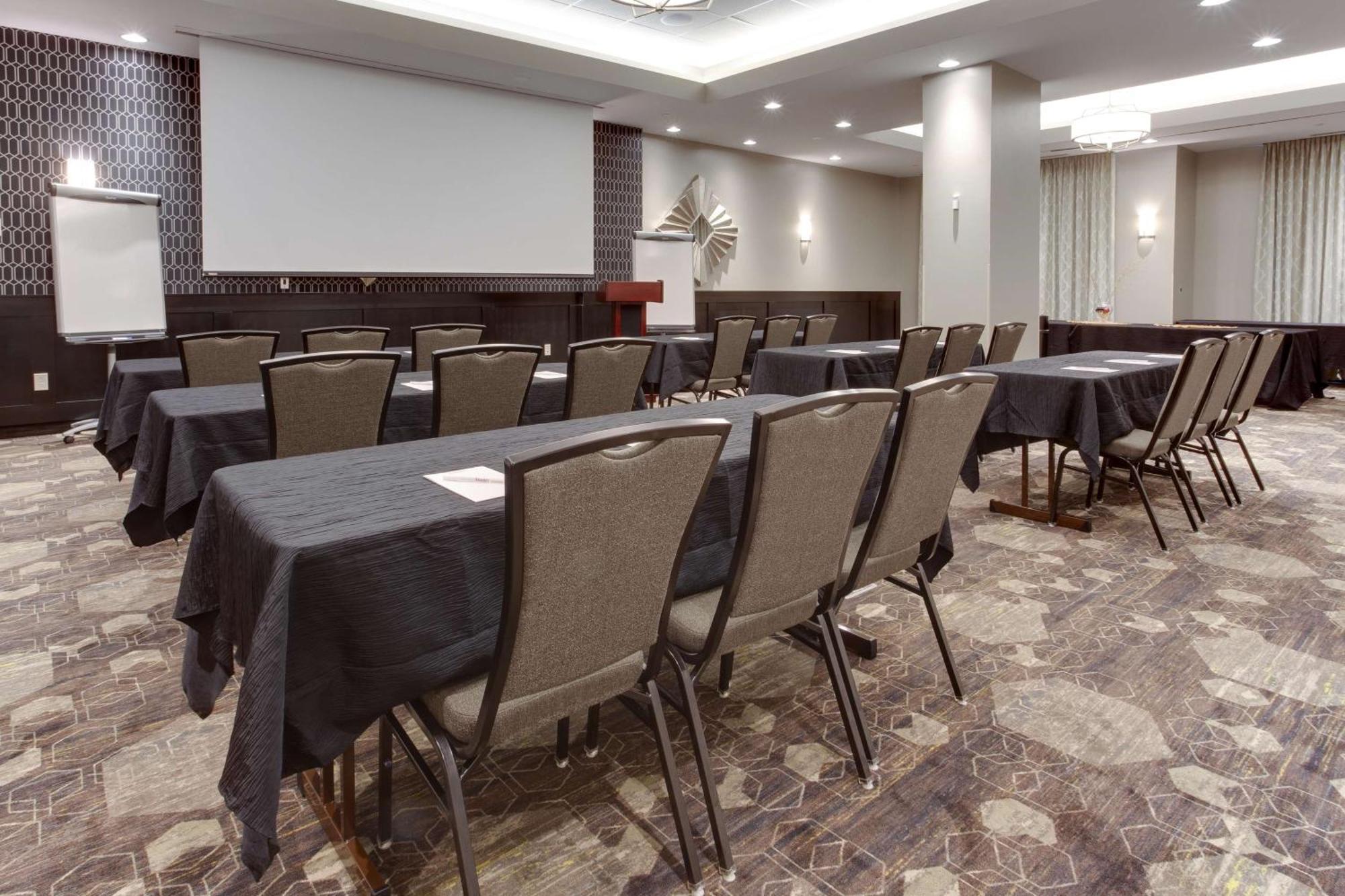 Drury & Space & Rocket Center Hotel 3*