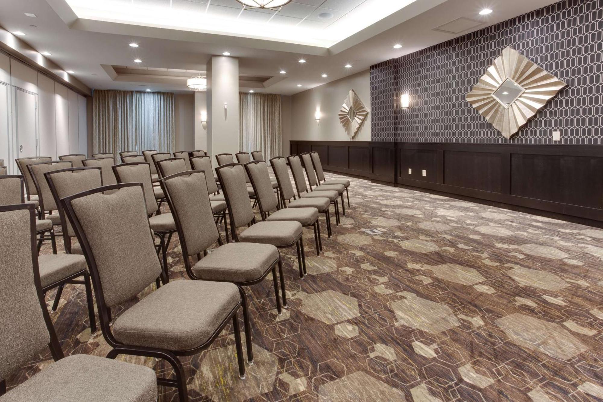 Drury & Space & Rocket Center Hotel 3*